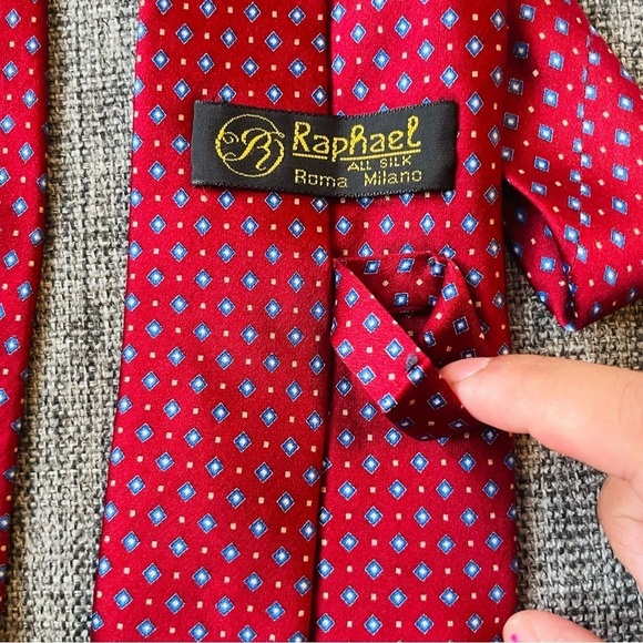 Raphael Roma Milano mens tie red 100% silk business formal wear holiday - Picture 6 of 10